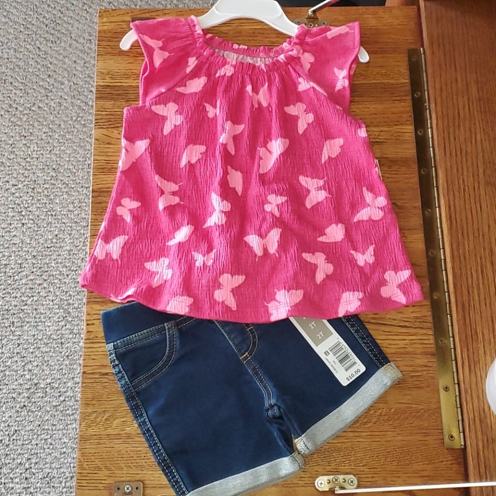Girls shorts and gauze shirt